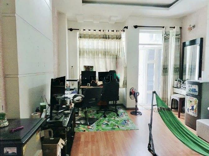 Hình ảnh nhà 4 tầng mặt tiền đường trần văn danh