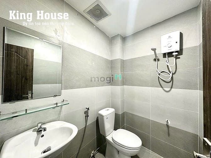 Hình ảnh Cho Thuê CHDV Ngay Ngã Tư Hàng Xanh, Full Nội Thất, Máy Giặt Riêng.