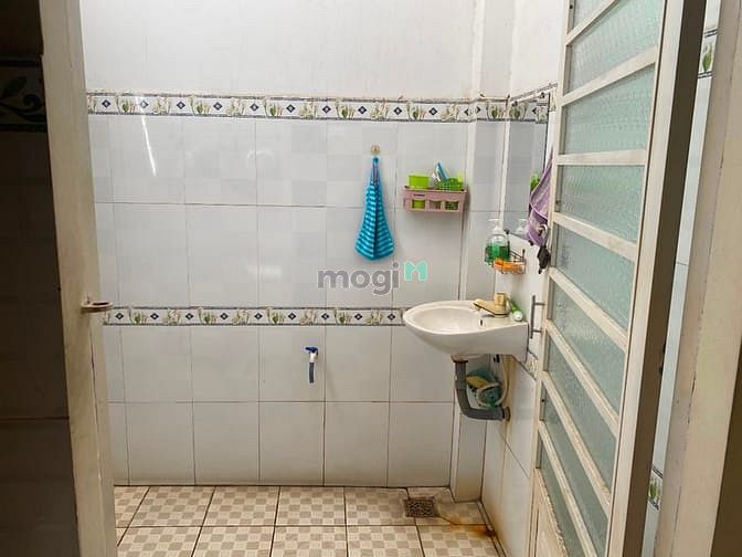 Hình ảnh Nhà cấp 4, có SHR, 2pn,1wc. Ở kdc Trần Anh