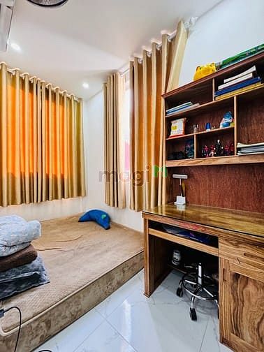 Hình ảnh Bán nhà mặt tiền 6m, 5 tầng, gần Đại học Công nghiệp, giá chỉ 3.95 tỷ