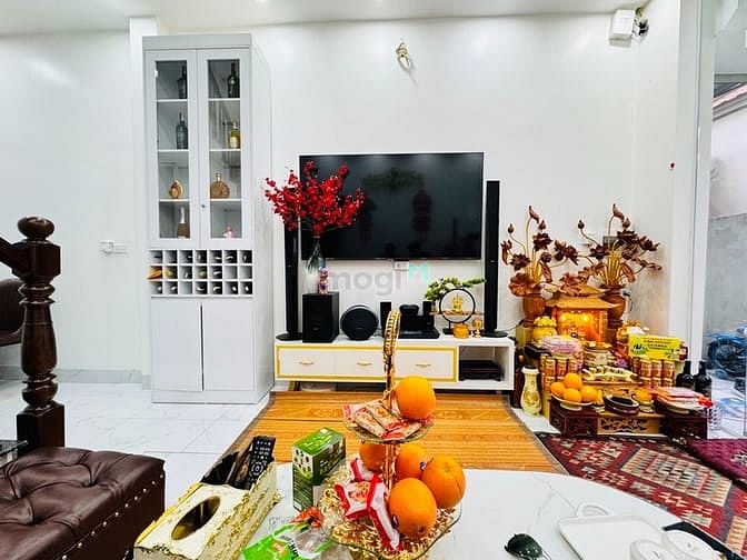 Hình ảnh Bán nhà mặt tiền 6m, 5 tầng, gần Đại học Công nghiệp, giá chỉ 3.95 tỷ