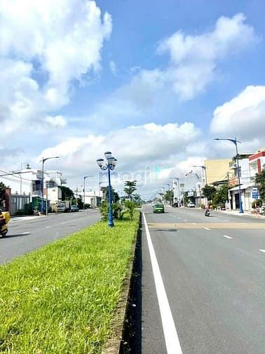 Hình ảnh Nền đẹp mặt tiền lộ 40m, Q.Bình Thuỷ, Cần Thơ - 8.7 tỷ