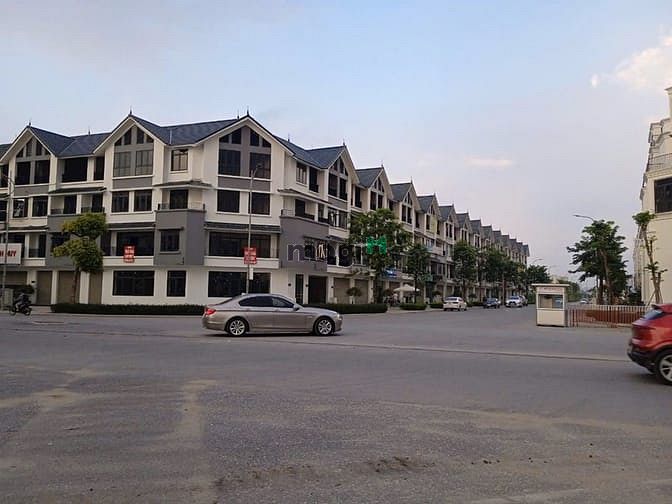Hình ảnh HIẾM : 6T-45M Thang Máy , Gara oto - đg 2 xe tải tránh
