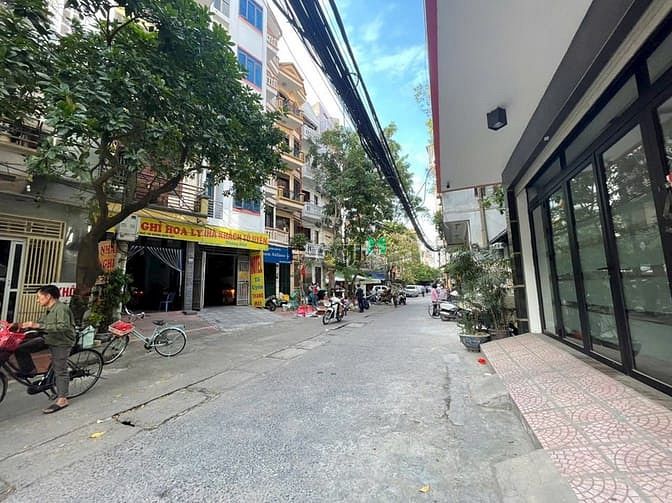 Hình ảnh TRẦN CUNG gần Phố HOÀNG Q VIỆT : đất 112m vị trí đẹp gần phố