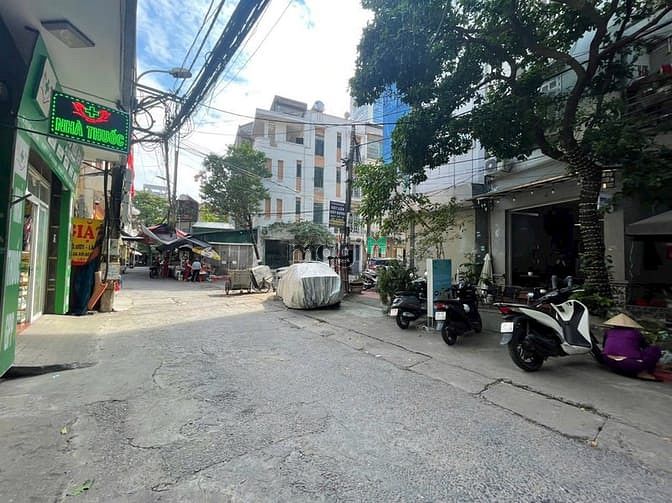 Hình ảnh TRẦN CUNG gần Phố HOÀNG Q VIỆT : đất 112m vị trí đẹp gần phố
