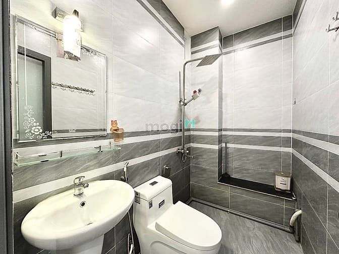 Hình ảnh CHDV ban công ngay vòng xoay Lăng Cha Cả, CV Hoàng Văn Thụ Tân Bình