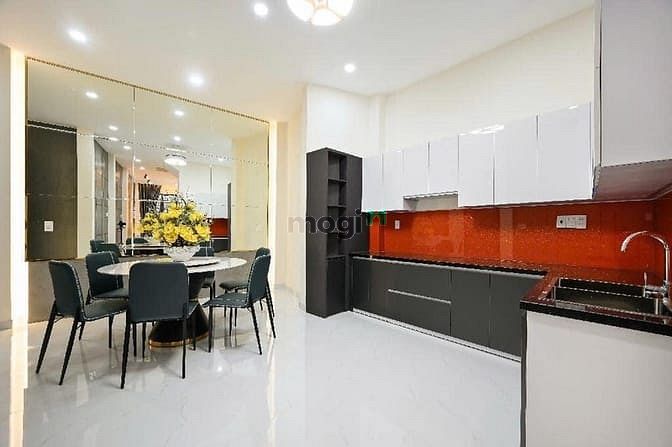 Hình ảnh Bán nhà trung tâm Q7 sát Lotte mark chỉ 5 tỷ mấy.
