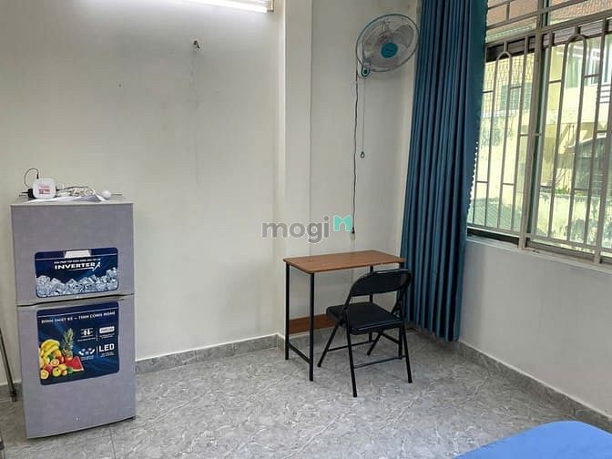 Hình ảnh Studio Trung Tâm Q1, có ban cửa sổ lớn, thoáng mát sạch sẽ, giờ giấc t