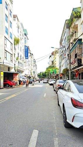 Hình ảnh Mặt phố Trung Phụng - Xã Đàn - Nở hậu - 75m2 - MT 4m - giá 35 tỷ