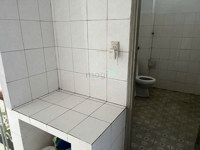 Hình ảnh Phòng trống không nội thất 19m2, giá 4 tr