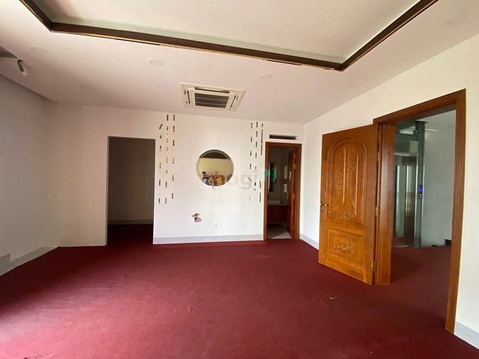 Hình ảnh Cho thuê biệt thự thang máy mặt tiền khu dân cư cao cấp
