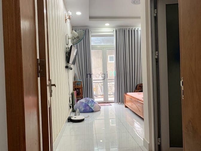 Hình ảnh Cách đường Phạm Văn Bạch 60 m. 4 tầng. 8,2 tỷ. 60 m²