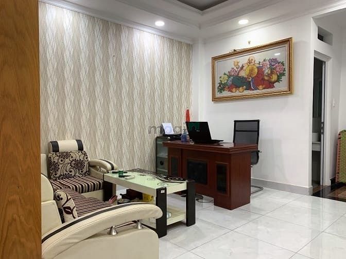 Hình ảnh Cách đường Phạm Văn Bạch 60 m. 4 tầng. 8,2 tỷ. 60 m²