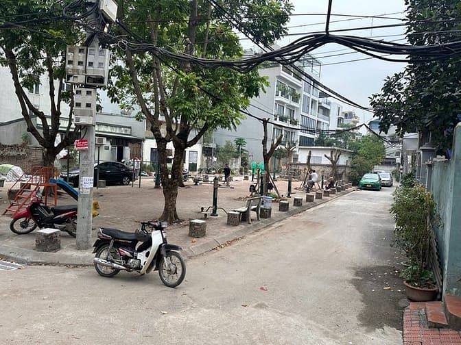 Hình ảnh +Thượng Thanh -Long Biên +DT 48,5M2 Đât +MT-MT4 M +Giá  6,4 tỷc