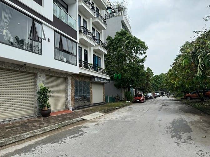 Hình ảnh +Thượng Thanh -Long Biên +DT 48,5M2 Đât +MT-MT4 M +Giá  6,4 tỷc