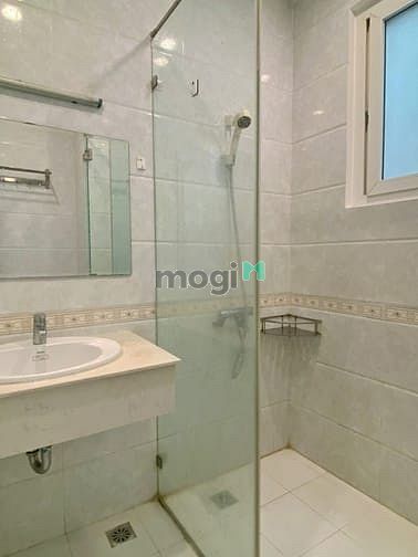 Hình ảnh 1PN riêng 55m2 mặt tiền Q10_Thang máy_Máy giặt riêng