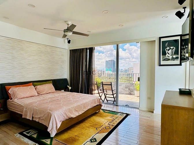 Hình ảnh Nice Penthouse in Garden Court for rent in District 7