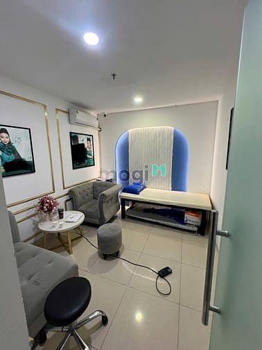 Hình ảnh Cho thuê nhà mặt phố NGUYỄN VĂN HUYÊN, DT 115m2x7 tầng, MT 9.2m, 220tr