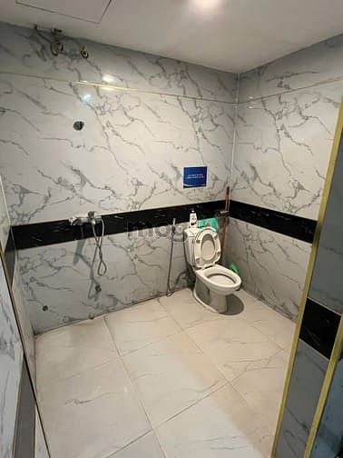 Hình ảnh Cho thuê nhà mặt phố NGUYỄN VĂN HUYÊN, DT 115m2x7 tầng, MT 9.2m, 220tr