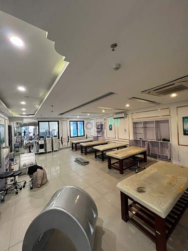 Hình ảnh Cho thuê nhà mặt phố NGUYỄN VĂN HUYÊN, DT 115m2x7 tầng, MT 9.2m, 220tr
