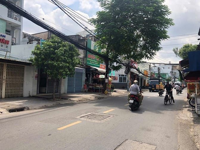 Hình ảnh Nhà mặt tiền ( chính chủ ) đường Lạc Long Quân   khu dân cư sầm uất.