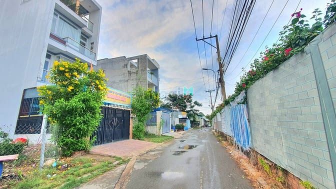Hình ảnh Bán đất mặt tiền đường 963 Nguyễn Duy Trinh , Phú Hữu, Q9 - DT : 69m2