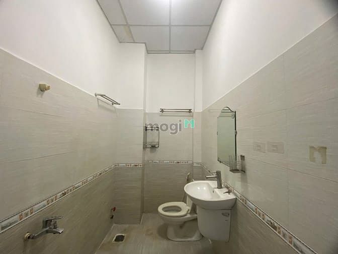Hình ảnh Cho Thuê Nhà Nguyên Căn, Full Nột Thất, Có 2 PN,1 P.Bếp,1 P.khách,