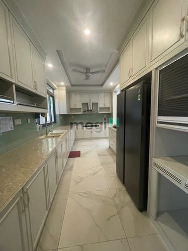 Hình ảnh Cho thuê biệt thự Đơn lập khu Cảnh đồi - Phú Mỹ Hưng , Q7 Hcm