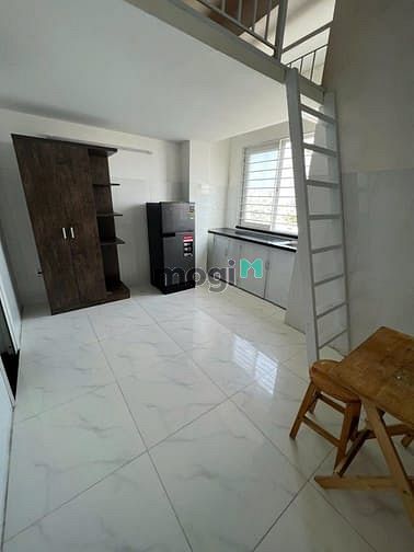Hình ảnh Duplex cửa sổ trời rộng 30m2 view Landmark 81