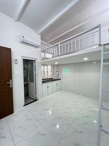 Hình ảnh Duplex cửa sổ trời rộng 30m2 view Landmark 81