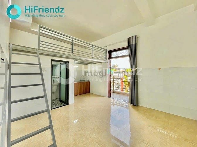 Hình ảnh Duplex ban công nội thất cơ bản ngay sau VLU