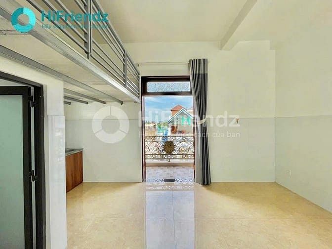 Hình ảnh Duplex ban công nội thất cơ bản ngay sau VLU