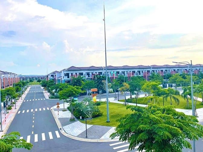 Hình ảnh Giỏ hàng độc quyền nhà phố 3 lầu, chỉ 2.64 tỷ trả trước 800tr nhận nhà