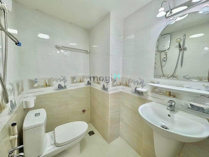 Hình ảnh Cho Thuê Căn Hộ Dạng Gác Siêu Xinh Quận 10 kế bên Vạn Hạnh Mall
