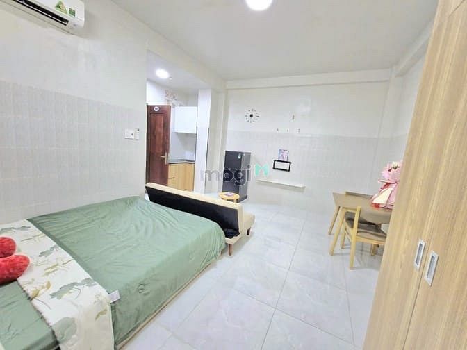 Hình ảnh Studio Rộng 30m2 Nội Thất Hiện Đại Gần Cầu Nguyễn Văn Cừ