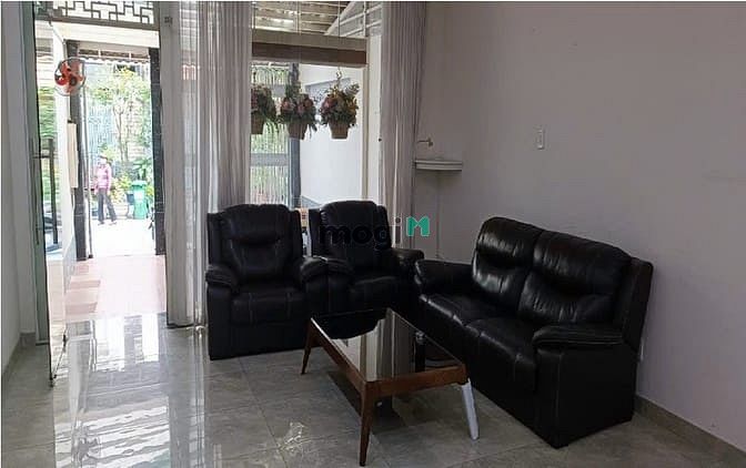 Hình ảnh Cần cho thuê căn nhà 1 trệt 3 lầu 43tr/th hẻm xe hơi Nguyễn Văn Hưởng
