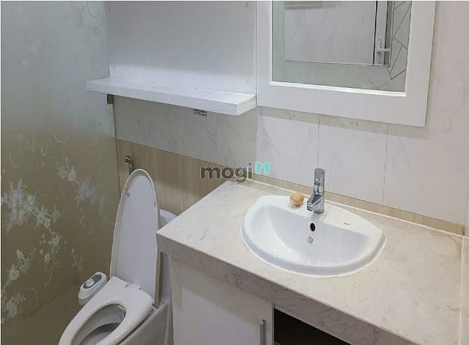 Hình ảnh Cần cho thuê căn nhà 1 trệt 3 lầu 43tr/th hẻm xe hơi Nguyễn Văn Hưởng