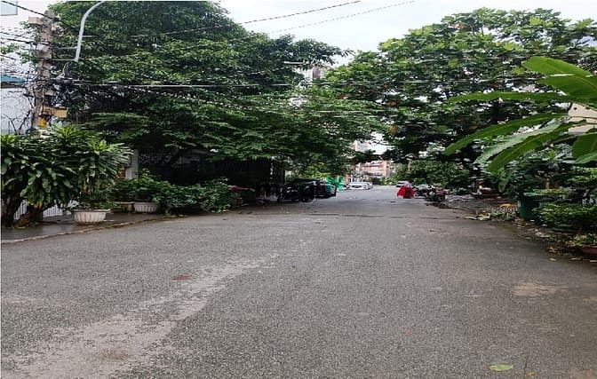 Hình ảnh Cần cho thuê căn nhà 1 trệt 3 lầu 43tr/th hẻm xe hơi Nguyễn Văn Hưởng