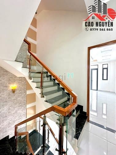 Hình ảnh Nhà 1 trệt 1 lửng 3 lầu, 5 phòng ngủ, Đường Liên Khu 4-5.