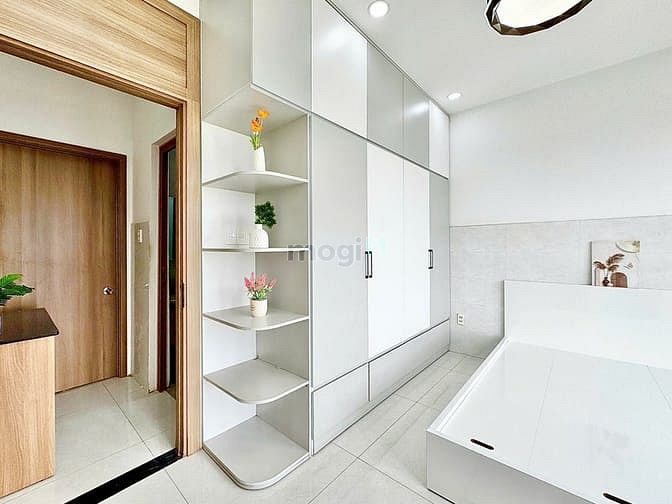 Hình ảnh Căn Hộ 1 Phòng Ngủ 40M2 Cửa Sổ Siêu Rộng Full Nội Thất + Thang máy