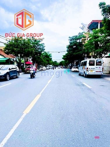 Hình ảnh Bán nhà mặt tiền đường Cách Mạng Tháng 8 sổ hồng riêng 346m2 giá 21 tỷ
