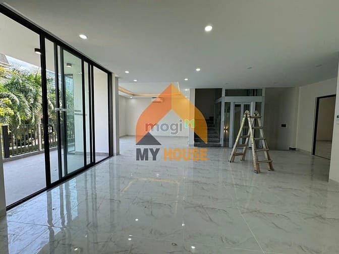 Hình ảnh Toà VP TML 10x20m có thang máy, mới xây dựng giá chỉ 80tr