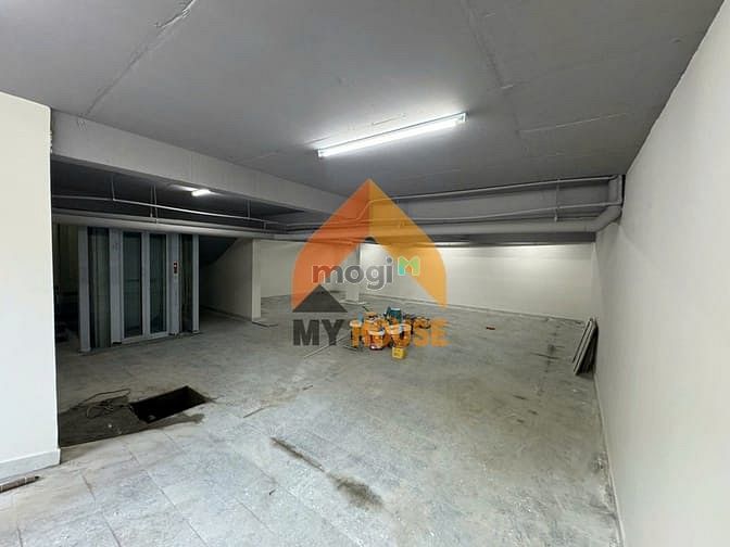 Hình ảnh Toà VP TML 10x20m có thang máy, mới xây dựng giá chỉ 80tr