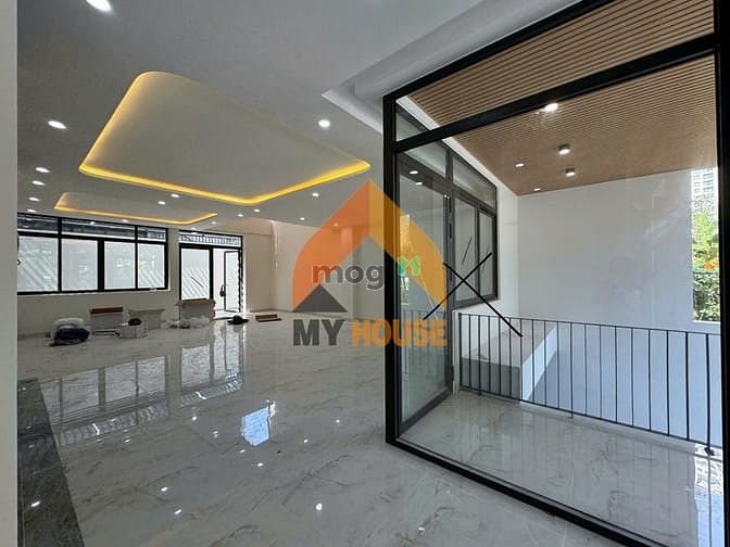 Hình ảnh Toà VP TML 10x20m có thang máy, mới xây dựng giá chỉ 80tr