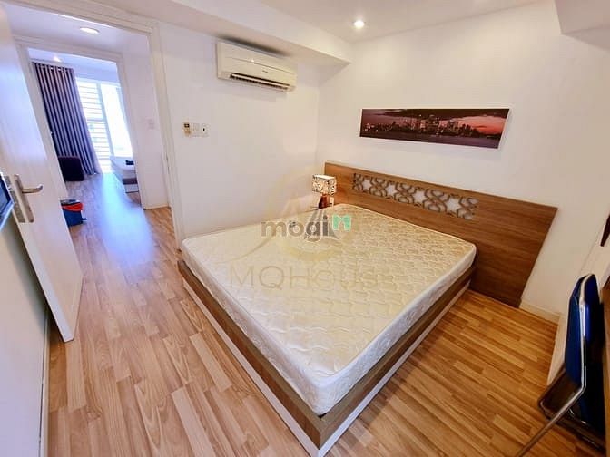 Hình ảnh 1 trệt 1 lầu 2 phòng ngủ cửa sổ to view thành phố