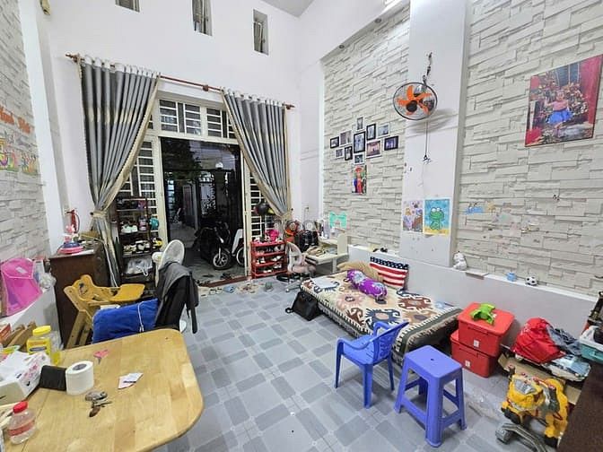 Hình ảnh Ngộp, giảm 100tr giá mới 4,6 tỷ Nhà 3 tầng, SHR,Đường 4m, gần Gigamall