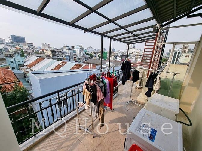 Hình ảnh CHDV 1 Phòng Ngủ Ban Công Tách Bếp Ngay Cầu Lê Văn Sỹ Quận 3