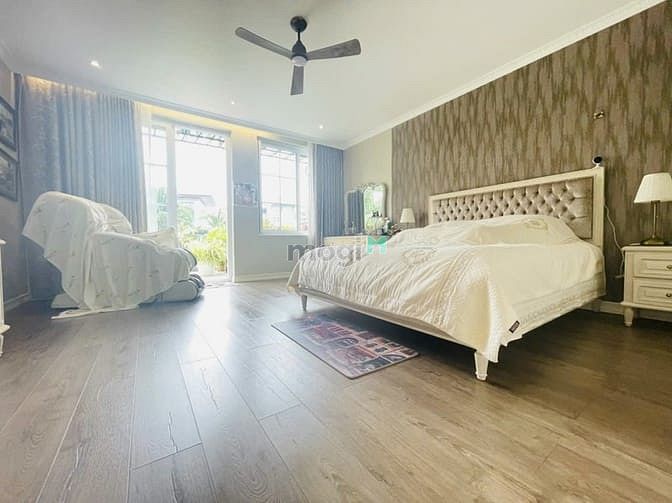Hình ảnh Cho thuê Biệt thự Hưng Thái, Quận 7, dt 200m2, 4pn. chỉ 48tr/tháng.