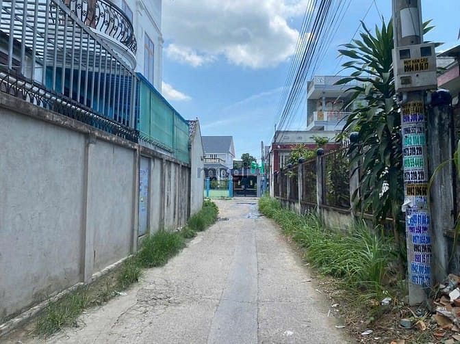 Hình ảnh Cần bán gấp đất Phú Hoà ngay trường học chỉ 2ti180