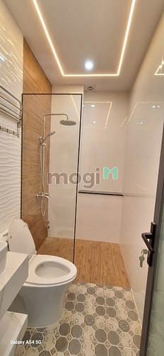 Hình ảnh Nhà Đôi Mới Xây, Đường Lê Văn Quới, 3 Lầu, Có Thang Máy